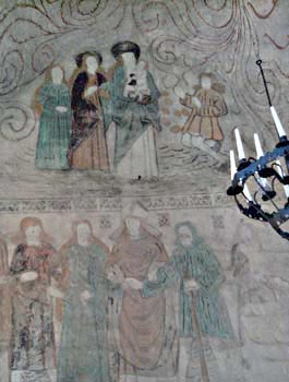 Hattulan kirkko on tunnettu kalkkimaalauksistaan, jotka ovat 1500-luvun alusta ja kertovat raamatun tapahtumista.